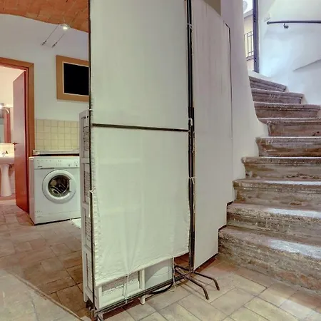 Domus Gallery Monti Apartment *